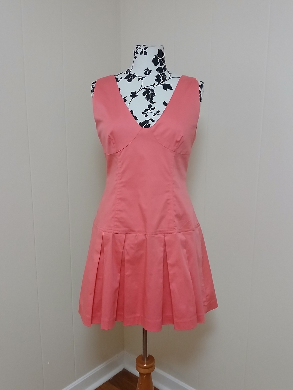Baby Pink Lavish Coral Pink Sleeveless V-Neck Dress